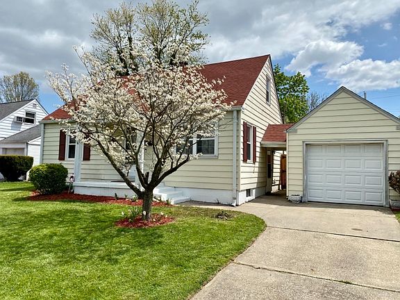 3rd image of 192 Carmen Ave