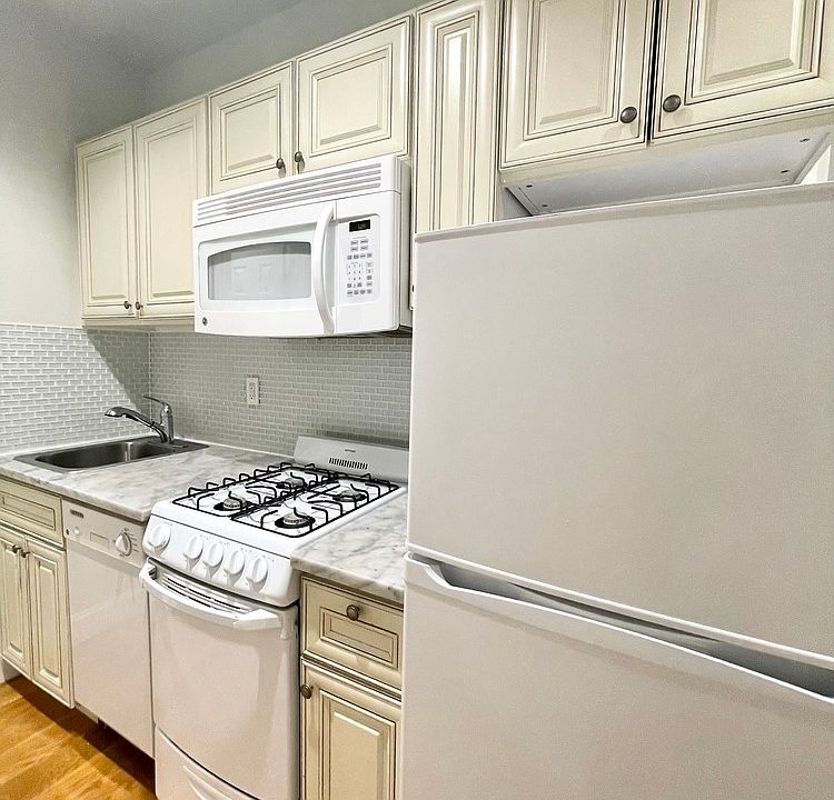 1st image of 219 W 16th St APT 4A
