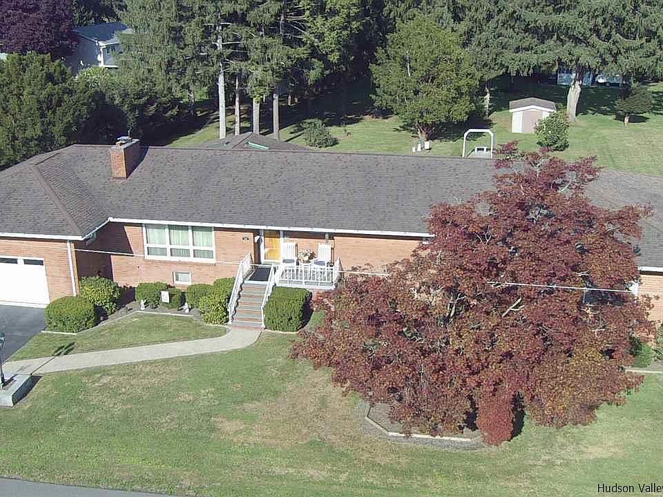 1st image of 1 Gurth Ln