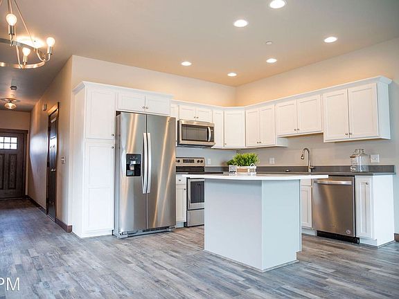 2nd image of 1601 Westwood Cir #D
