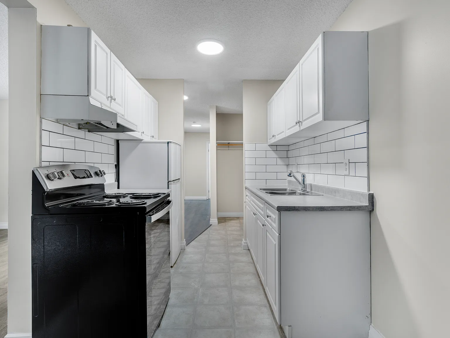 Barbara Manor — Photo 1