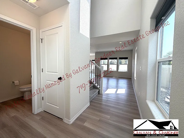 4352 Samaritan Loop — Photo 3