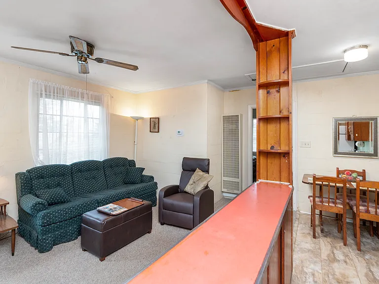 130 N Jefferson St — Photo 3
