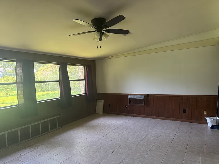 1447 Rebel Dr — Photo 2