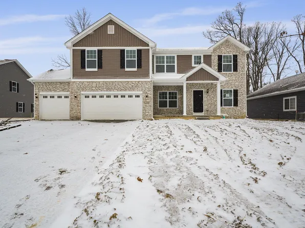 22 Levanno Dr, Crown Point, IN 46307