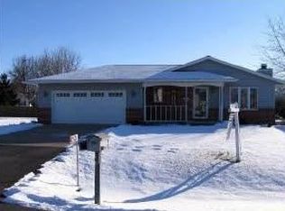 1429 Ridgeway Dr, Neenah, WI 54956