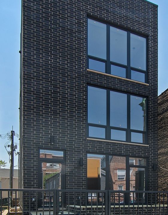 1st image of 1447 W Blackhawk St #1