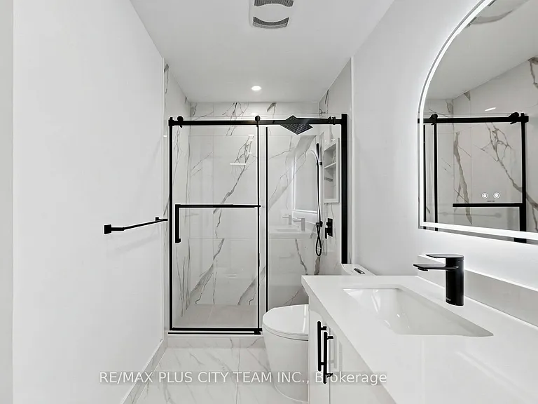1720 Eglinton Ave E #812 — Photo 19