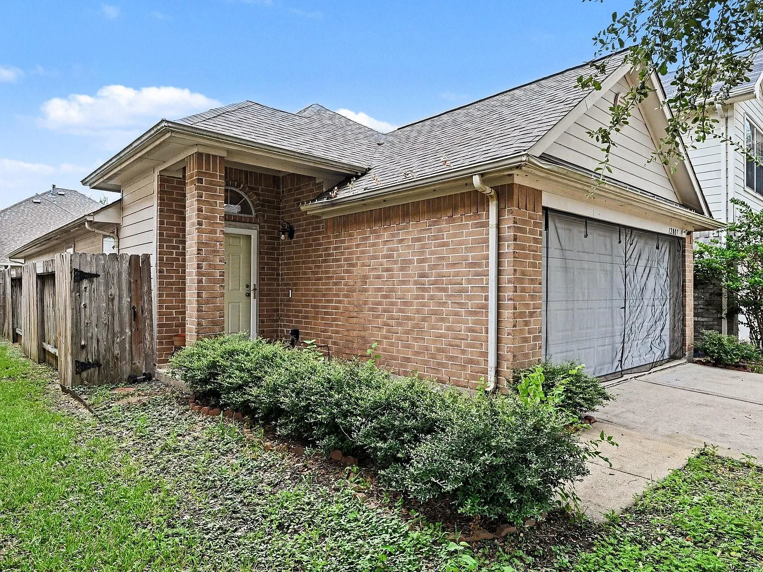 3 bed, 2.0 bath, 1154 sqft, $1,900 — Photo 3