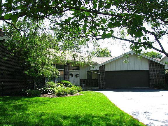 2nd image of 302 Greenwood N