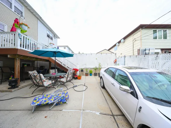 4 Country Woods Lane image 8 of 19