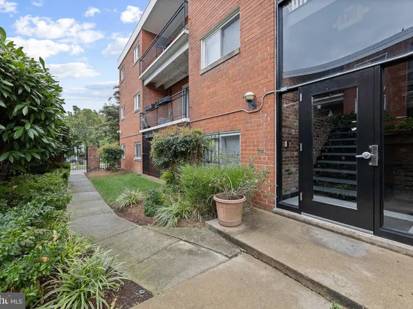 1384 Bryant St NE APT 204, Washington, DC 20018