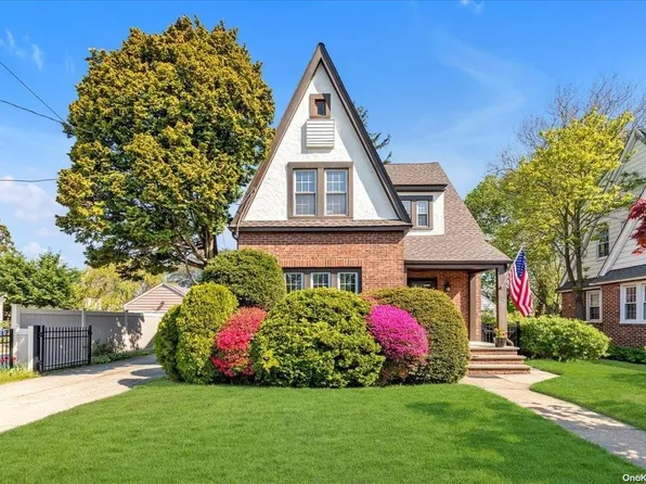 849 Brookwold Avenue, North Baldwin, NY 11510
