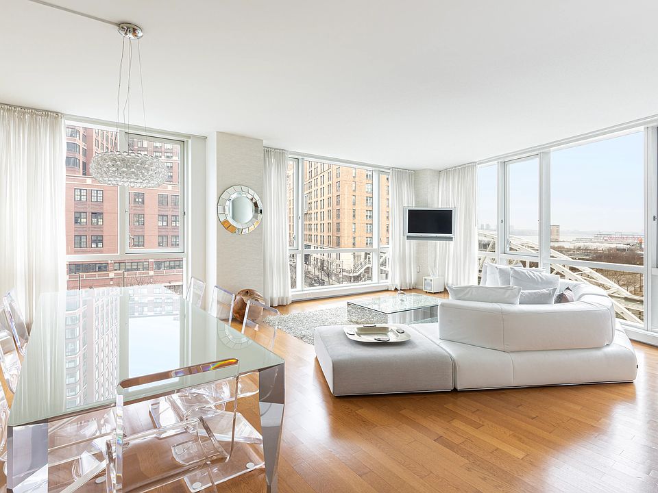 1st image of 200 Chambers St #5CD