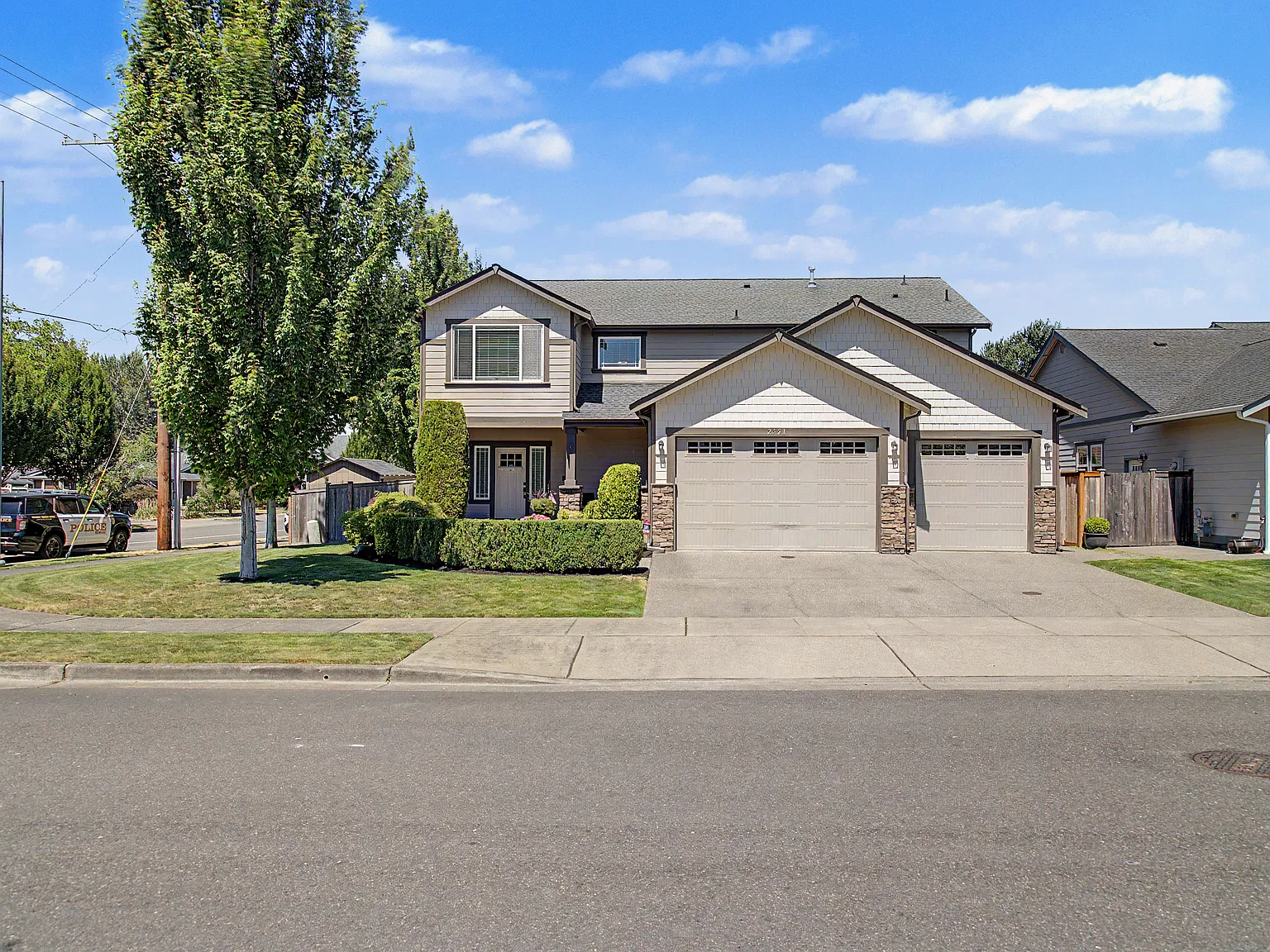 4 bed, 2471 sqft, $3,400 — Photo 1