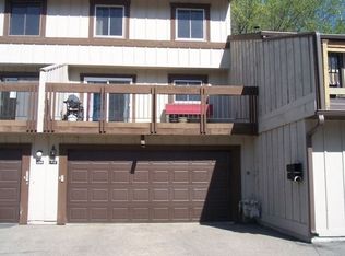 297 River Woods Ln, Burnsville, MN 55337