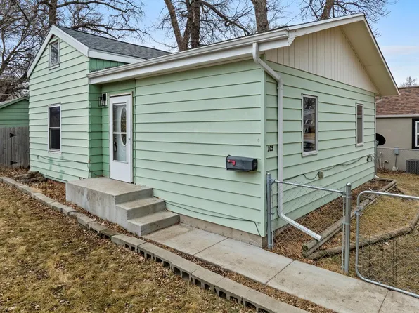 105 17th St SE, Minot, ND 58701