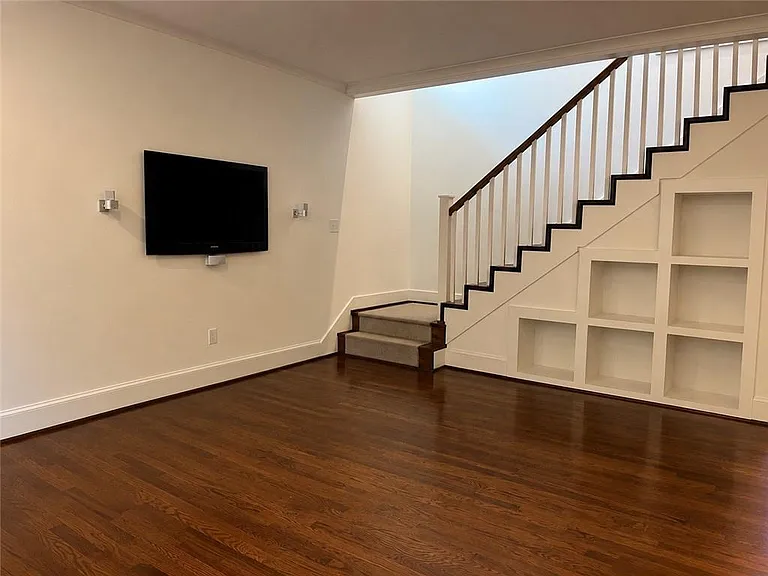 124 Coventry Rd — Photo 12