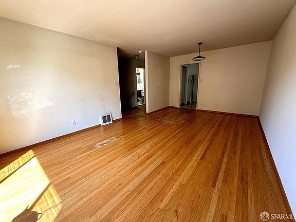 5th image of 165 Burnside Ave