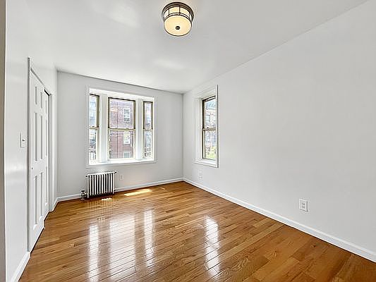 4th image of 1 Saint Nicholas Ter APT 32
