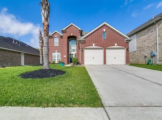 401 Holly Branch Ln, Kemah, TX 77565