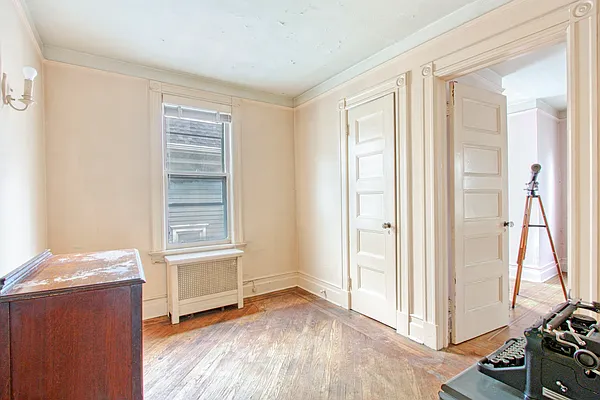 Sold by Douglas Elliman | media 20