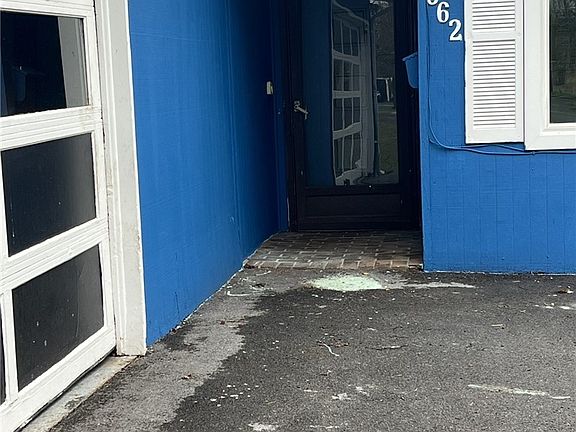 3rd image of 1362 Richards Dr