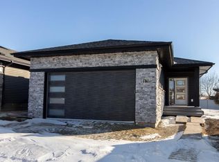 17 N Tindale Pl, Red Deer, AB T4P0T8