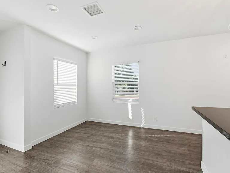 17055 Gault St #17055 — Photo 19