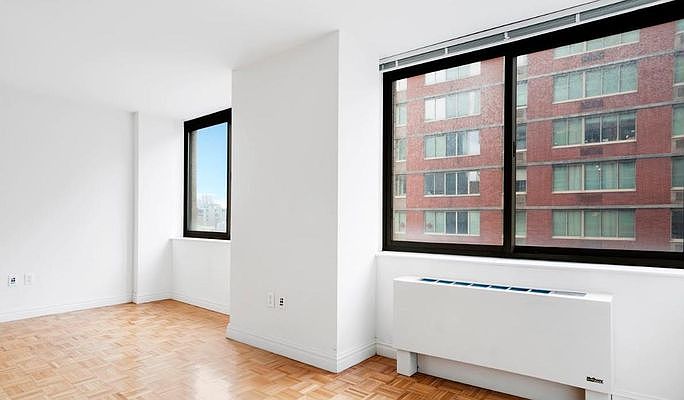 1st image of 1500 Lexington Ave APT 5J