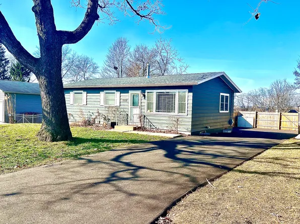 408 Alpine Dr, Round Lake, IL 60073