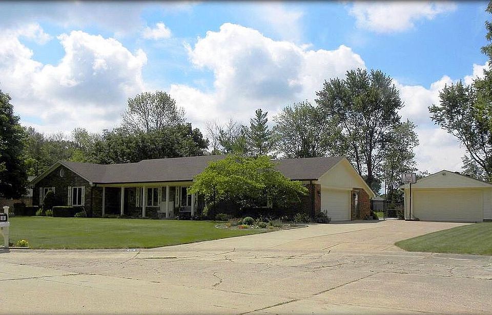 1st image of 402 Saddle Hill Ct