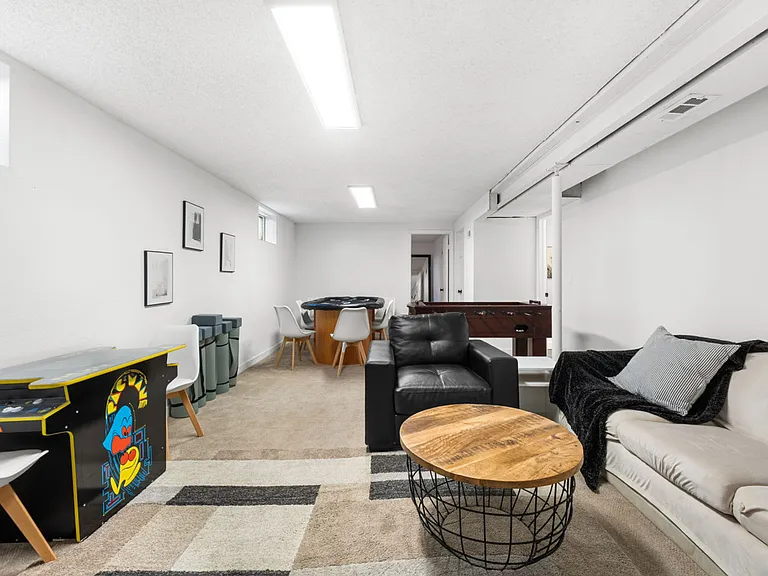 Building's Lounge