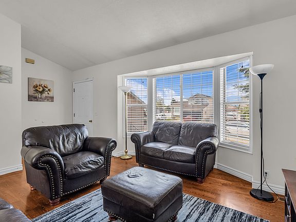 3rd image of 5635 W Walnut Dr