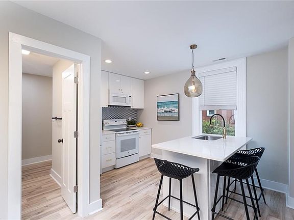 3rd image of 508 Graydon Ave APT 2