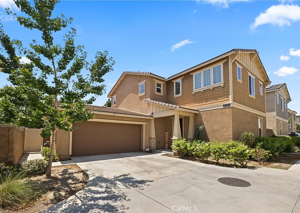 1st image of 3147 E Yellowstone Dr