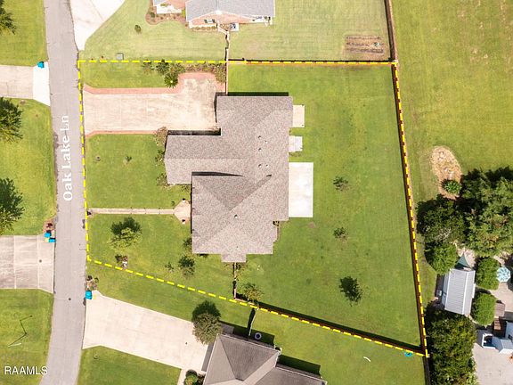 2nd image of 1006 Oak Lake Dr
