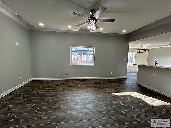 3rd image of 111 Poppy St