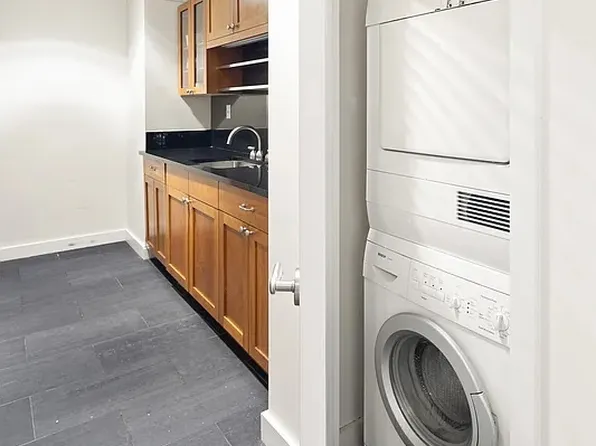 425 5th Avenue image 7 of 9