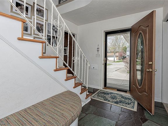 2nd image of 2131 Cedarview Dr