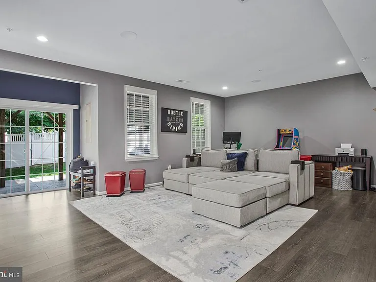 10805 Lariat Way — Photo 33
