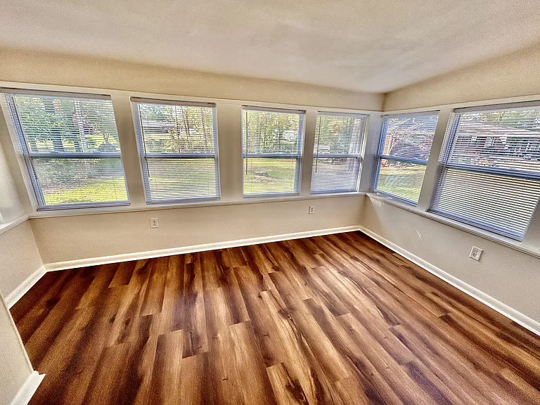 8 Dunfrettin Pl — Photo 14