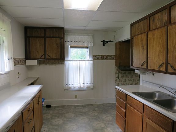 2nd image of 613 2nd Ave S