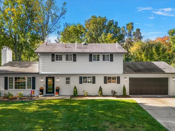 29031 Glenarden St, Farmington Hills, MI 48334