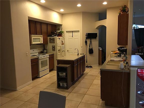 3rd image of 1326 Hunterman Ln