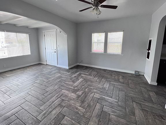 2nd image of 420 Stanford Dr SE