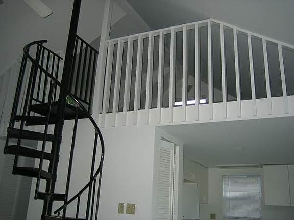 3rd image of 2223 Depauw Ave