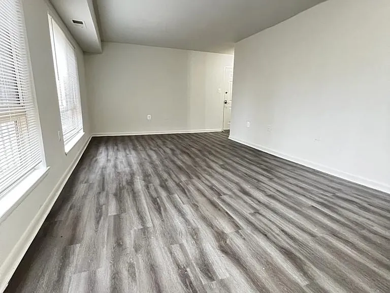 5301 Quincy St — Photo 5