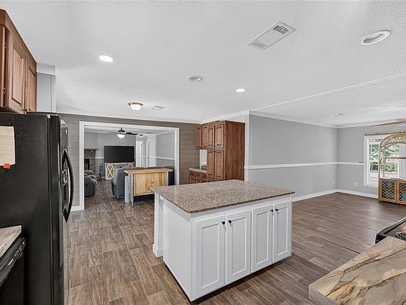3rd image of 4830 NE 121 AVENUE