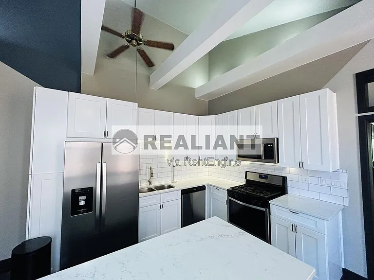 243 W 8th St #2 — Photo 24